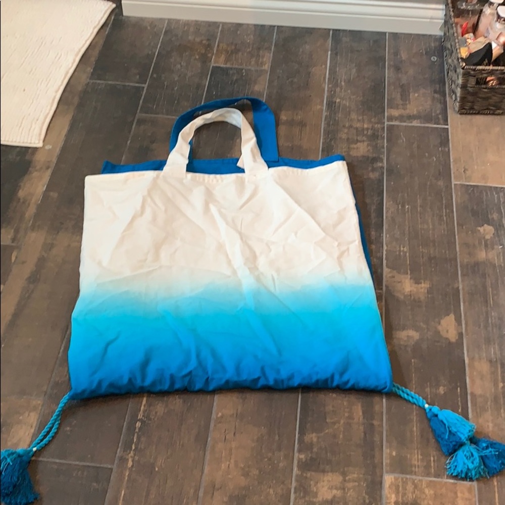 Beach bag, ombré front and solid blue back